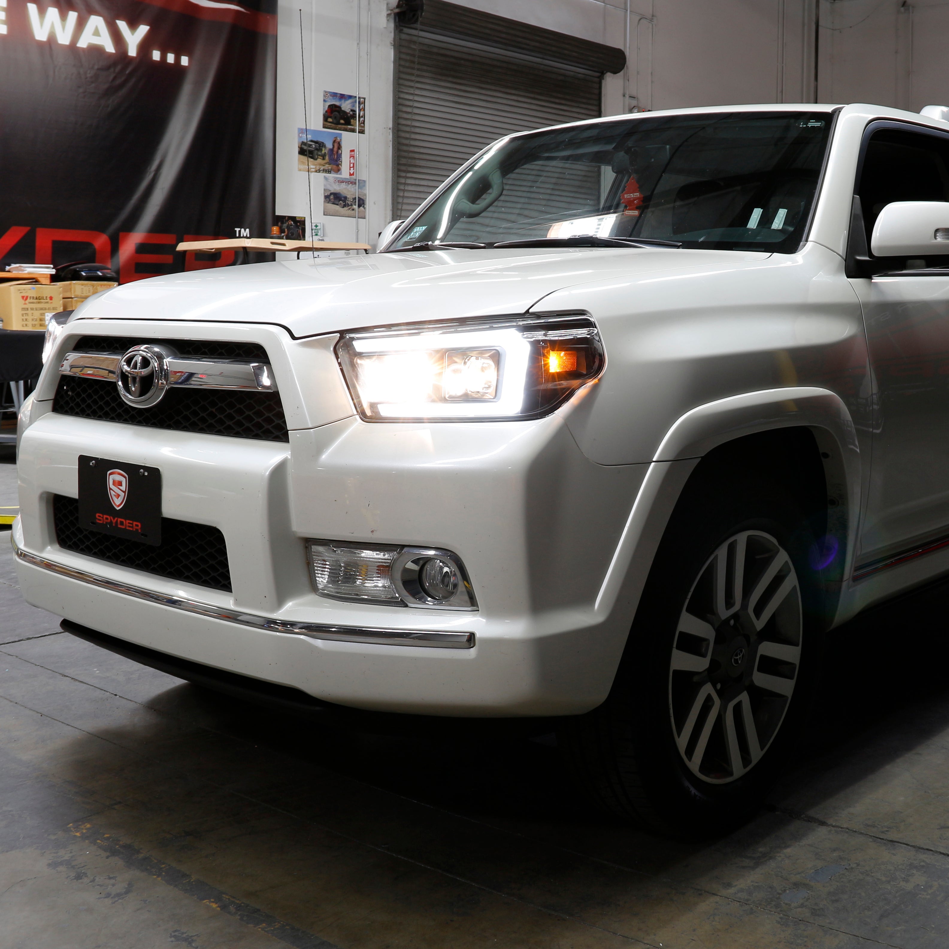 Spyder Signature ) Toyota 4Runner 10-13 Projector Headlights